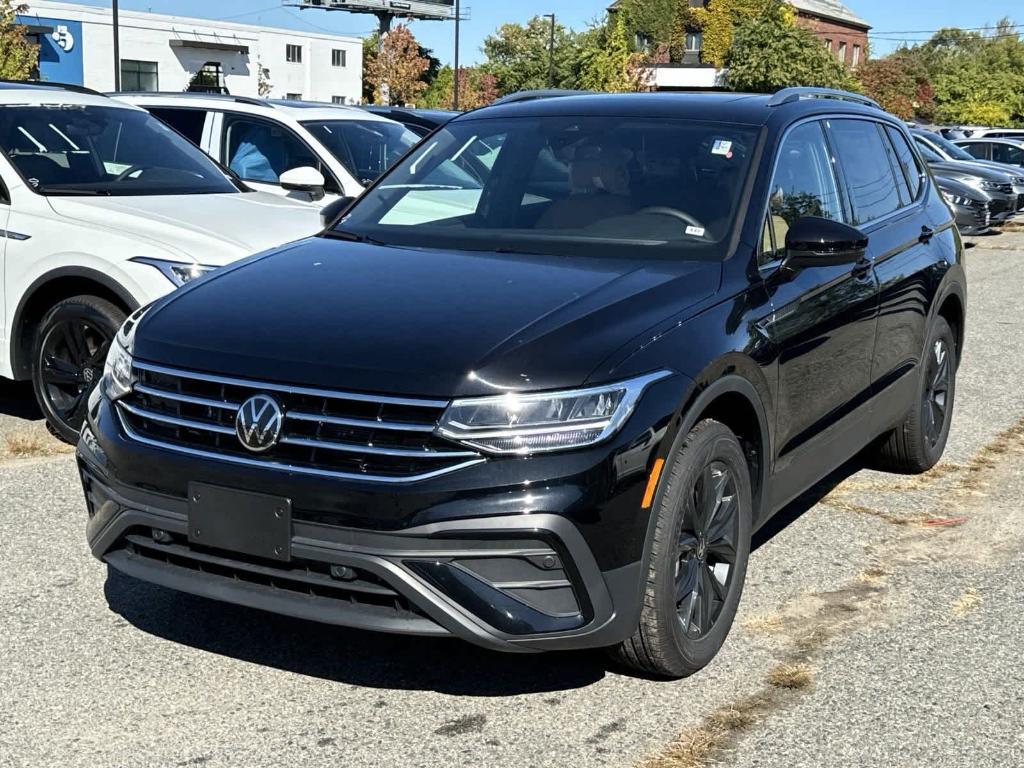 new 2024 Volkswagen Tiguan car, priced at $32,018