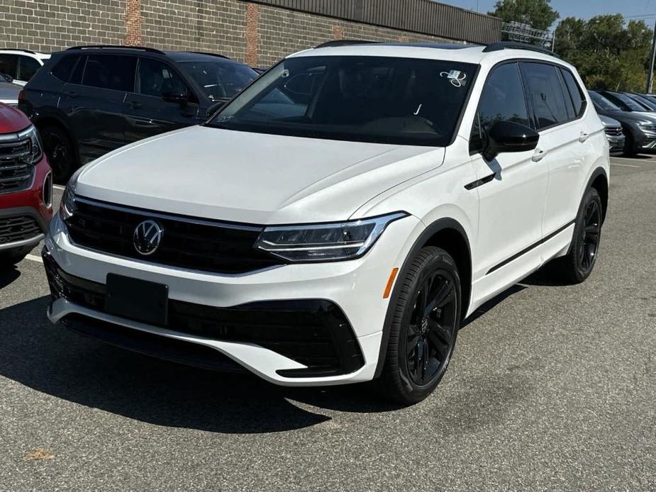 new 2024 Volkswagen Tiguan car, priced at $35,643