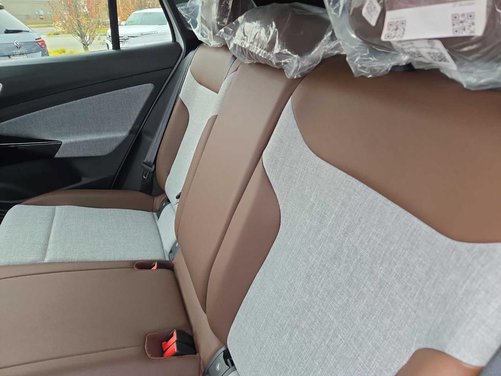 new 2025 Volkswagen ID.4 car, priced at $51,576