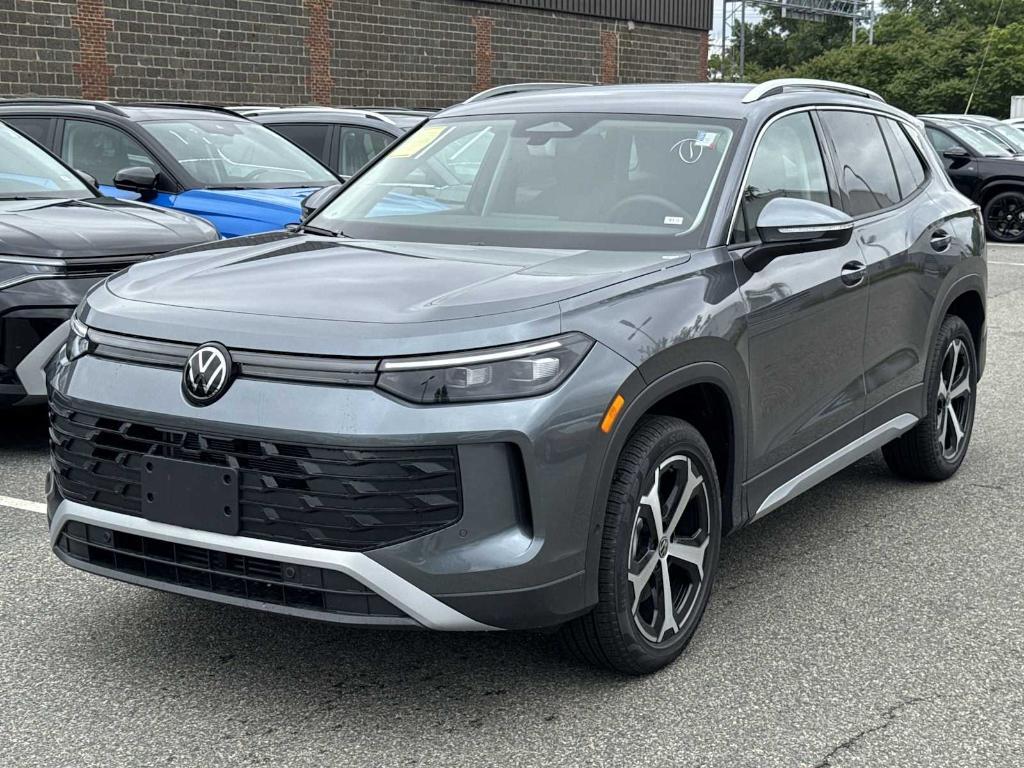 new 2025 Volkswagen Tiguan car, priced at $34,762
