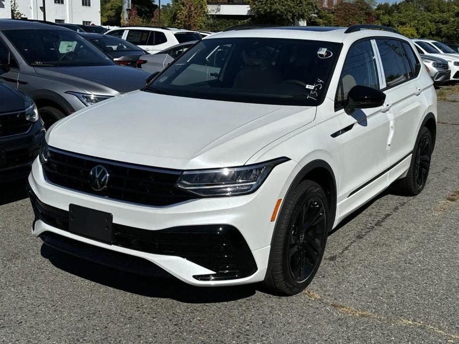 new 2024 Volkswagen Tiguan car, priced at $34,526