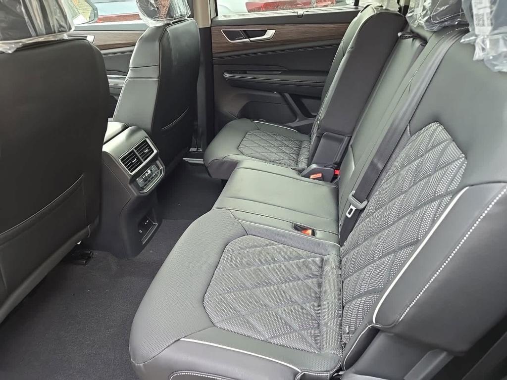 new 2025 Volkswagen Atlas car, priced at $50,098