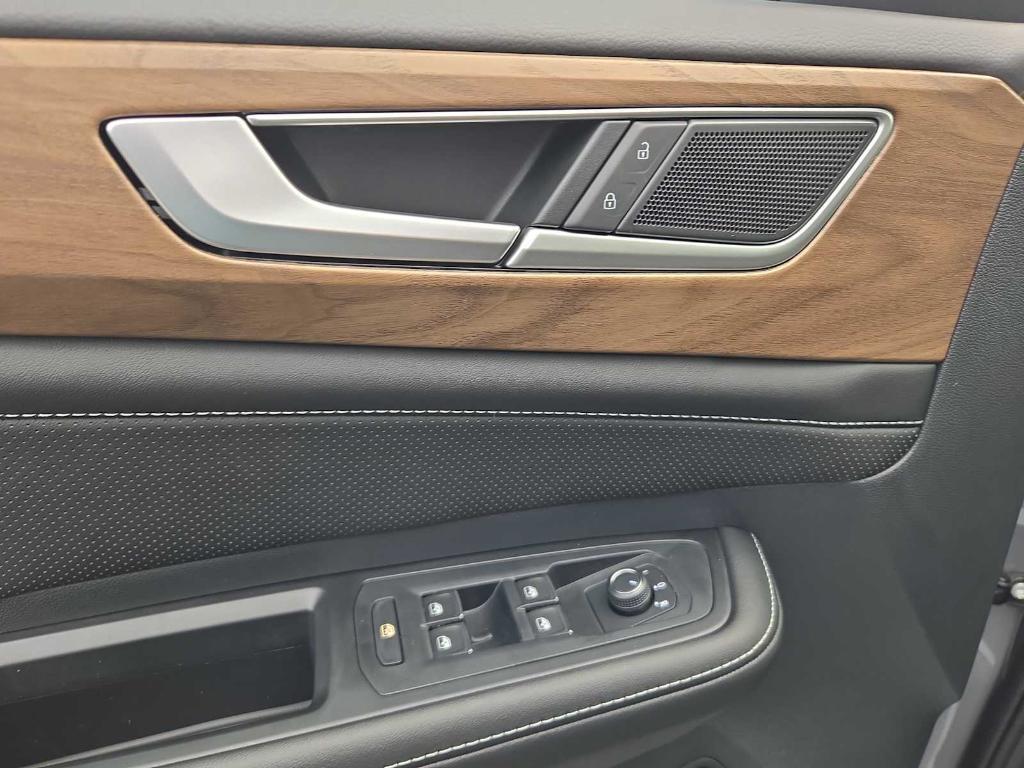 new 2026 Volkswagen Atlas car, priced at $46,375