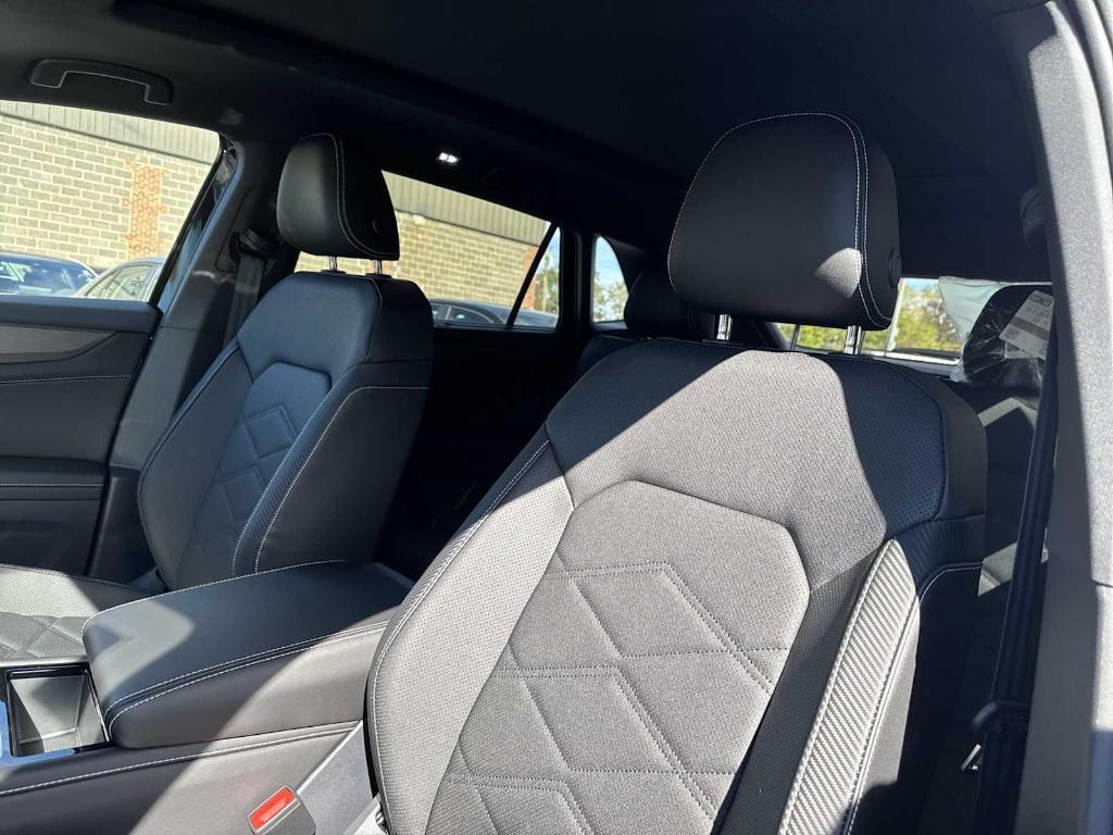 new 2026 Volkswagen Atlas Cross Sport car, priced at $46,141