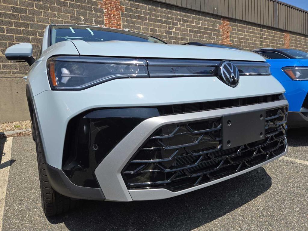 new 2025 Volkswagen Taos car, priced at $37,400