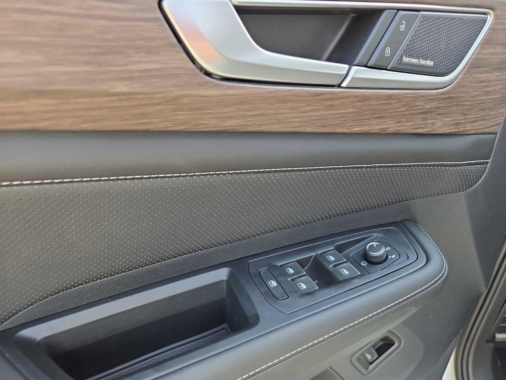 new 2025 Volkswagen Atlas car, priced at $50,842