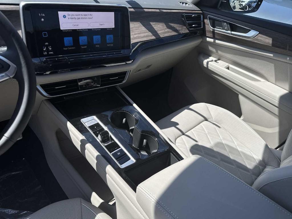 new 2025 Volkswagen Atlas car, priced at $52,238