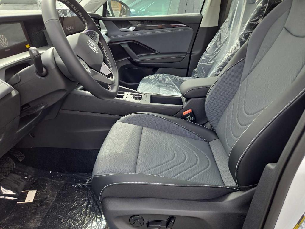 new 2025 Volkswagen Tiguan car, priced at $33,987