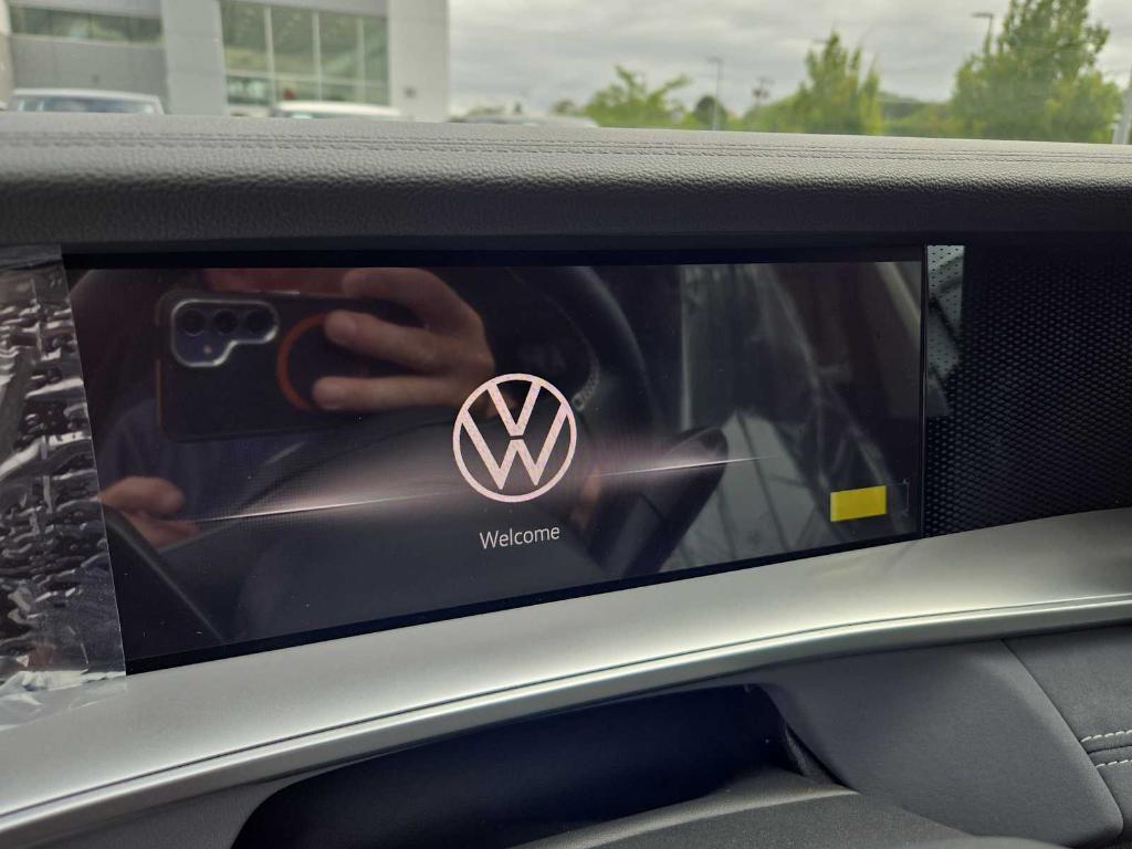 new 2025 Volkswagen Tiguan car, priced at $33,987