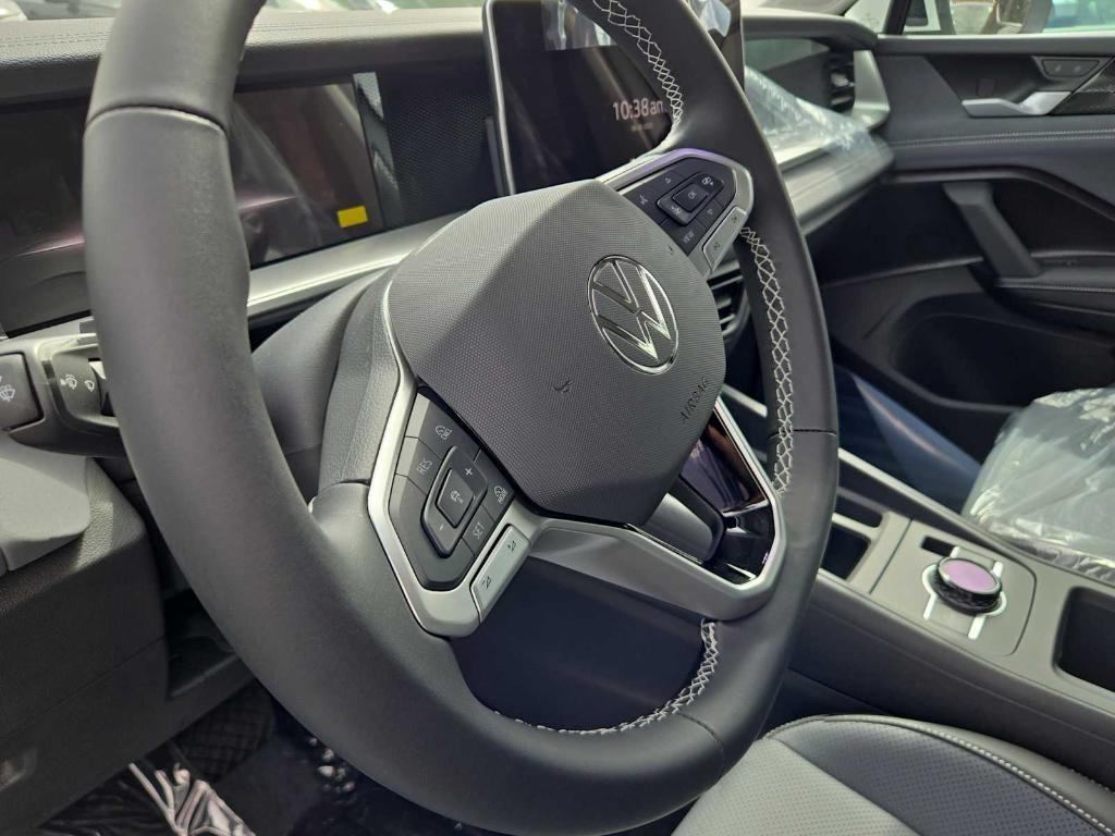 new 2025 Volkswagen Tiguan car, priced at $33,987
