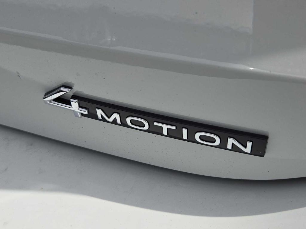new 2025 Volkswagen Tiguan car, priced at $33,987