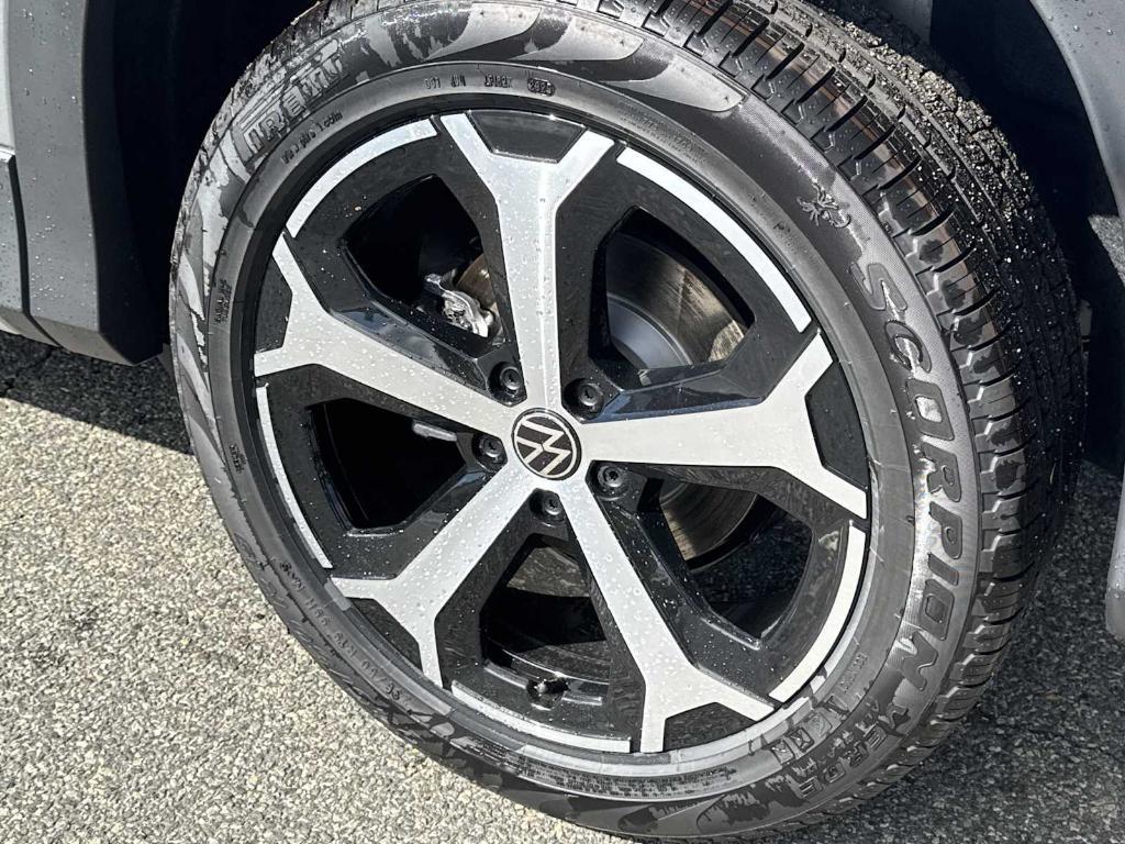 new 2025 Volkswagen Tiguan car, priced at $35,123