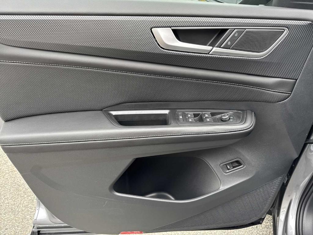 new 2026 Volkswagen Atlas Cross Sport car, priced at $50,549