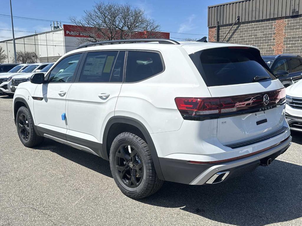 new 2025 Volkswagen Atlas car, priced at $45,118