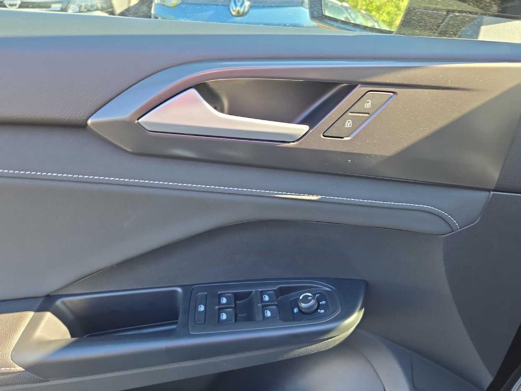 new 2025 Volkswagen Taos car, priced at $33,008