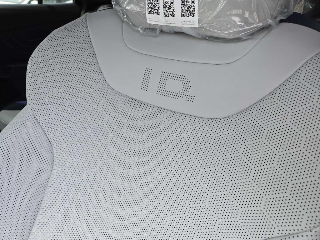 new 2025 Volkswagen ID.4 car, priced at $49,516