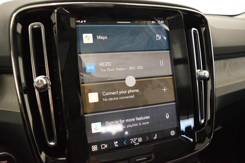 new 2025 Volvo XC40 car, priced at $46,810