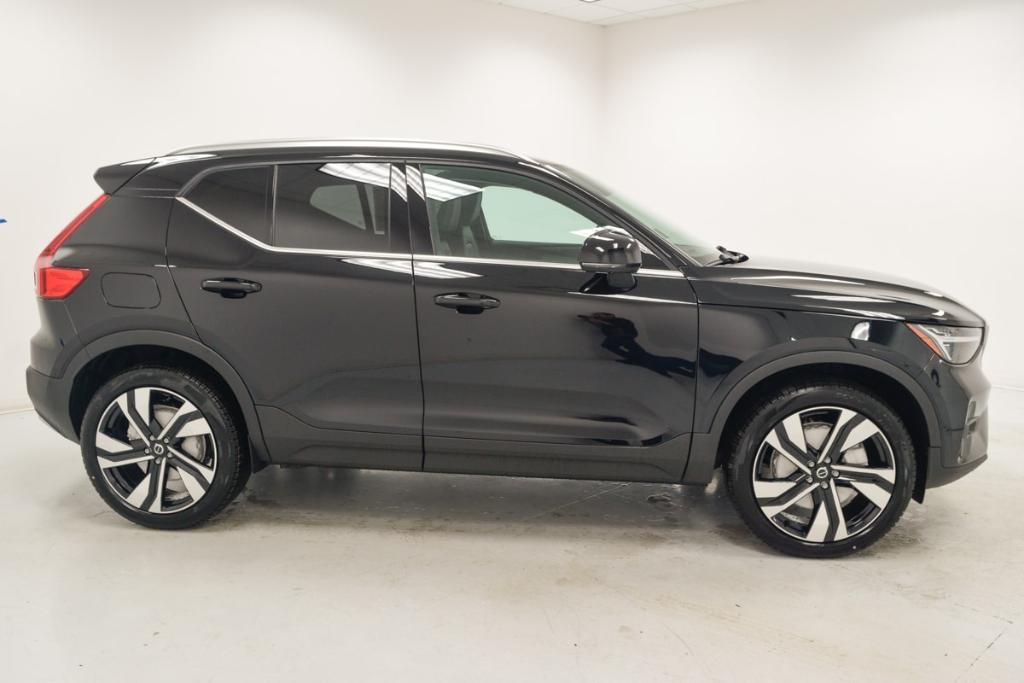 new 2024 Volvo XC40 car, priced at $50,570