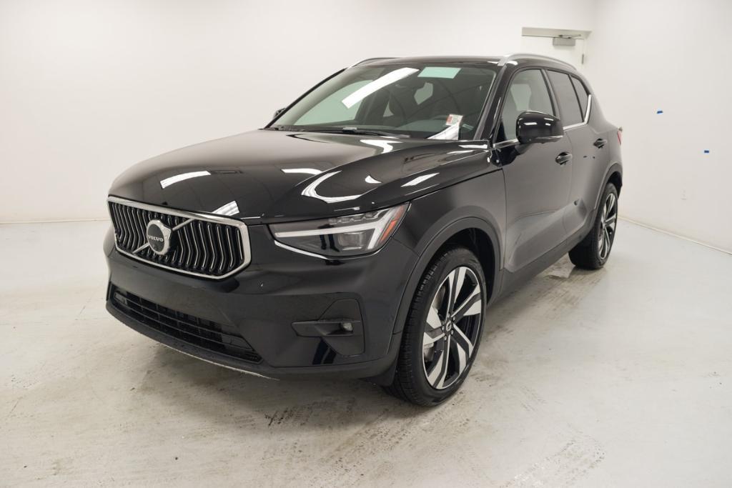 new 2024 Volvo XC40 car, priced at $50,570