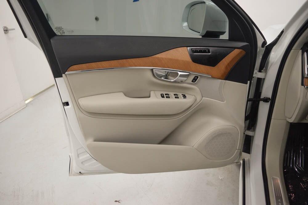 used 2022 Volvo XC90 car, priced at $37,902