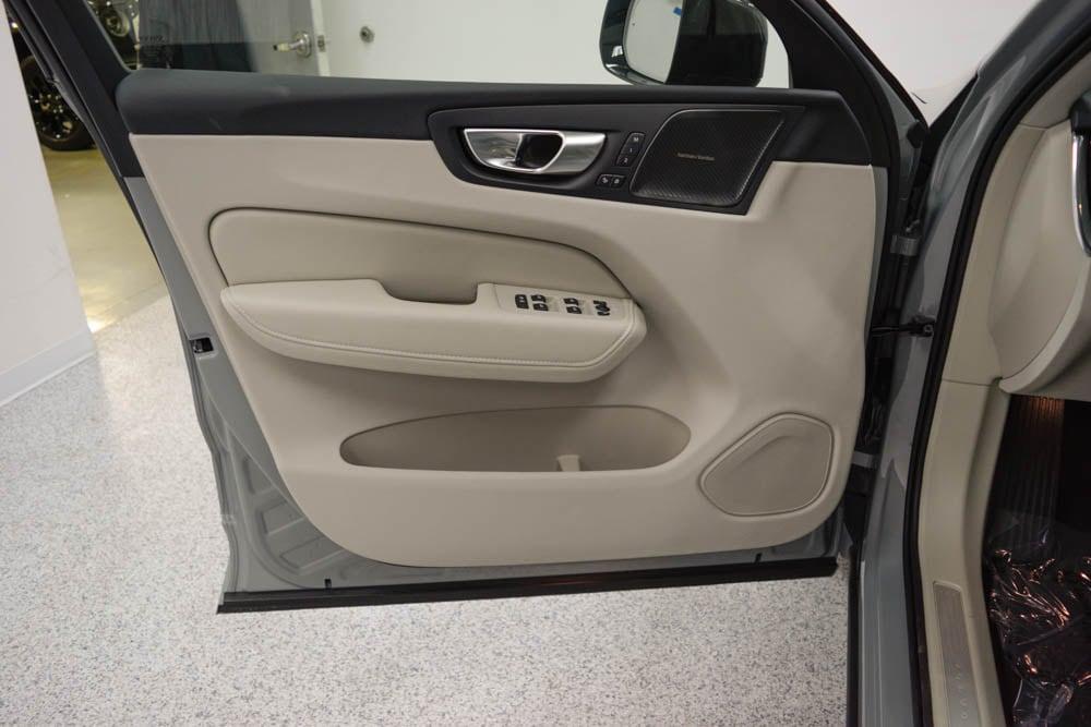 new 2025 Volvo XC60 car, priced at $56,155