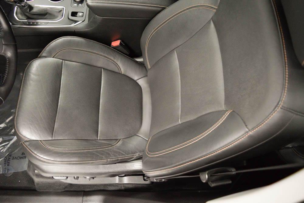 used 2021 Chevrolet Traverse car, priced at $31,218