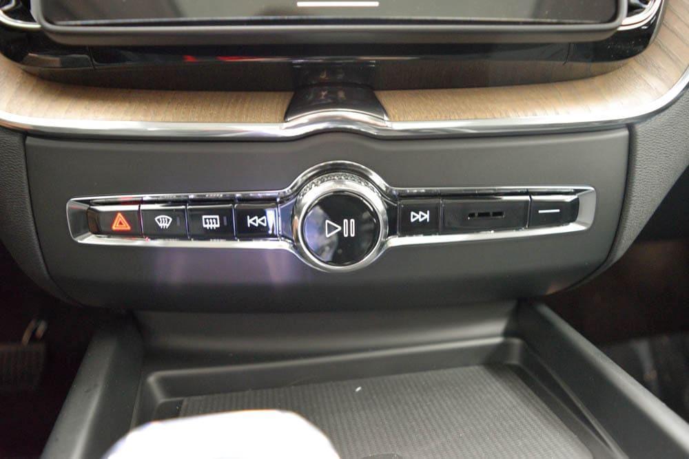 new 2026 Volvo XC60 car, priced at $60,185