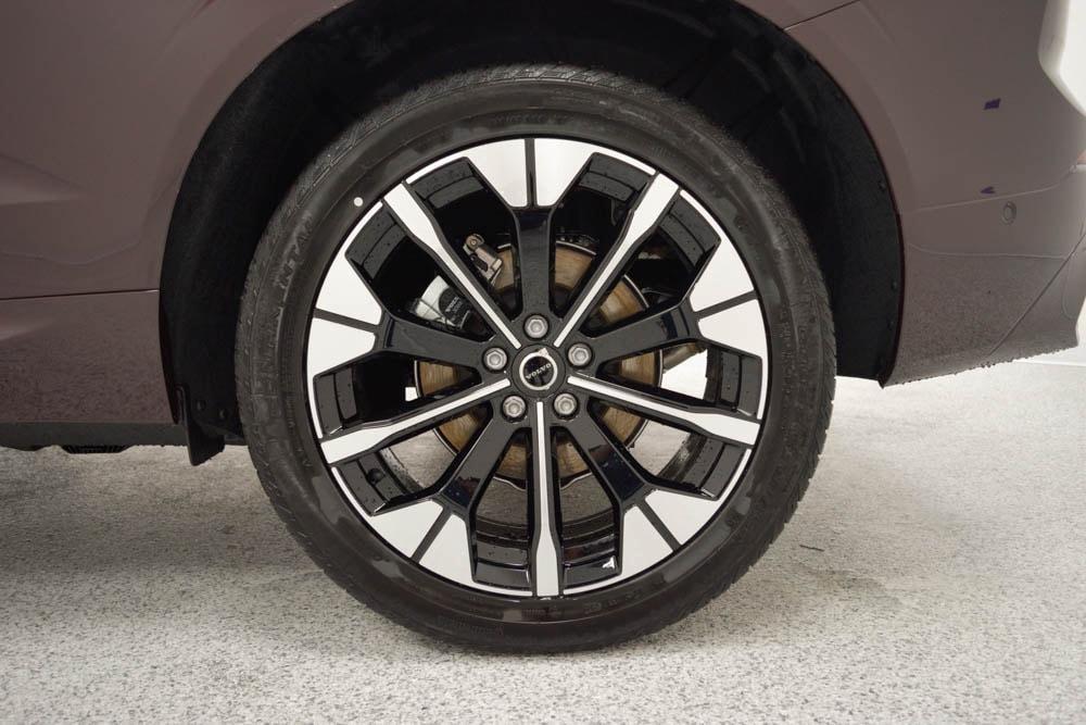 new 2026 Volvo XC60 car, priced at $60,185