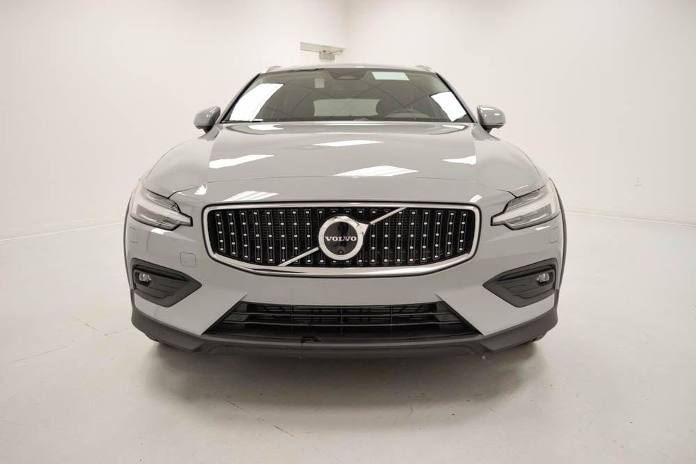 new 2025 Volvo V60 Cross Country car, priced at $59,025