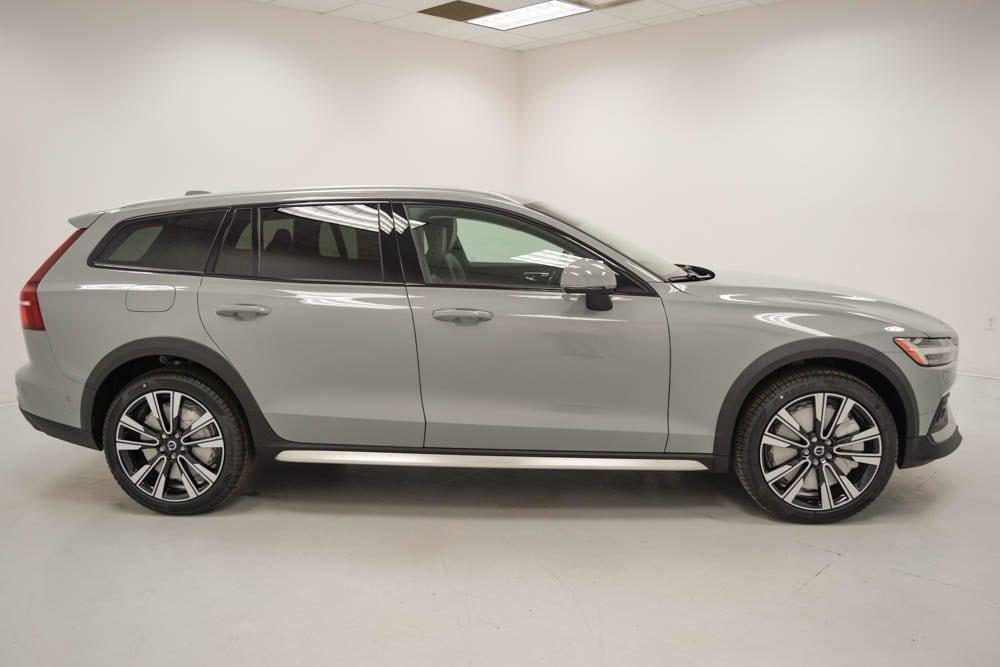 new 2025 Volvo V60 Cross Country car, priced at $59,025