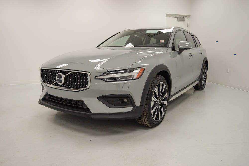 new 2025 Volvo V60 Cross Country car, priced at $59,025