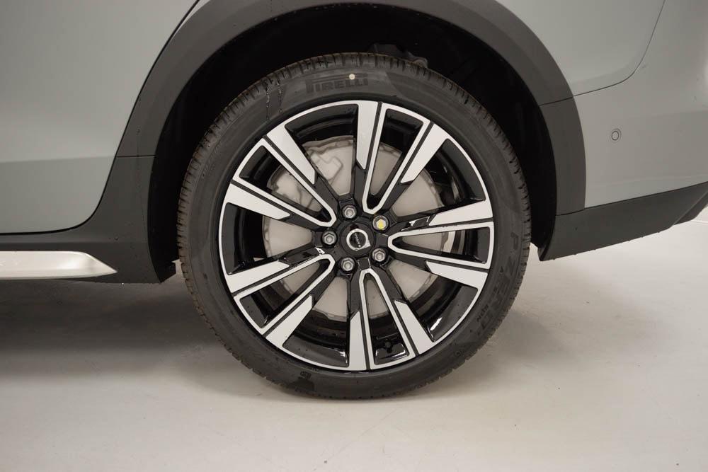 new 2025 Volvo V60 Cross Country car, priced at $59,025