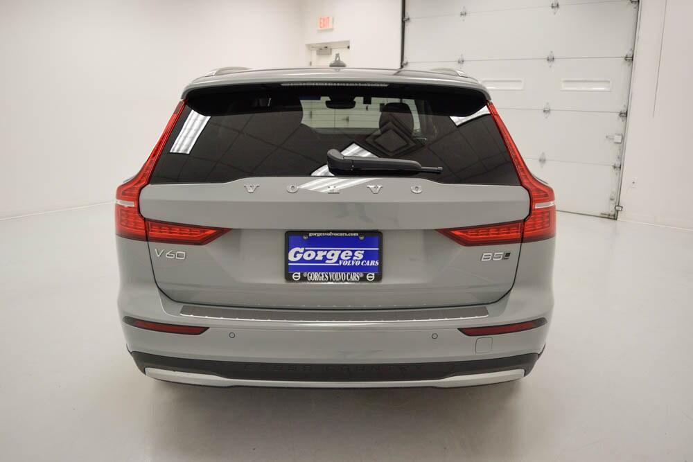 new 2025 Volvo V60 Cross Country car, priced at $59,025