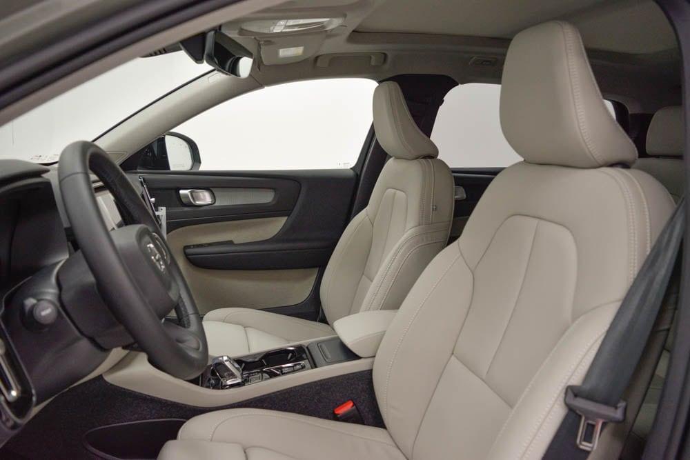 new 2025 Volvo XC40 car, priced at $49,590