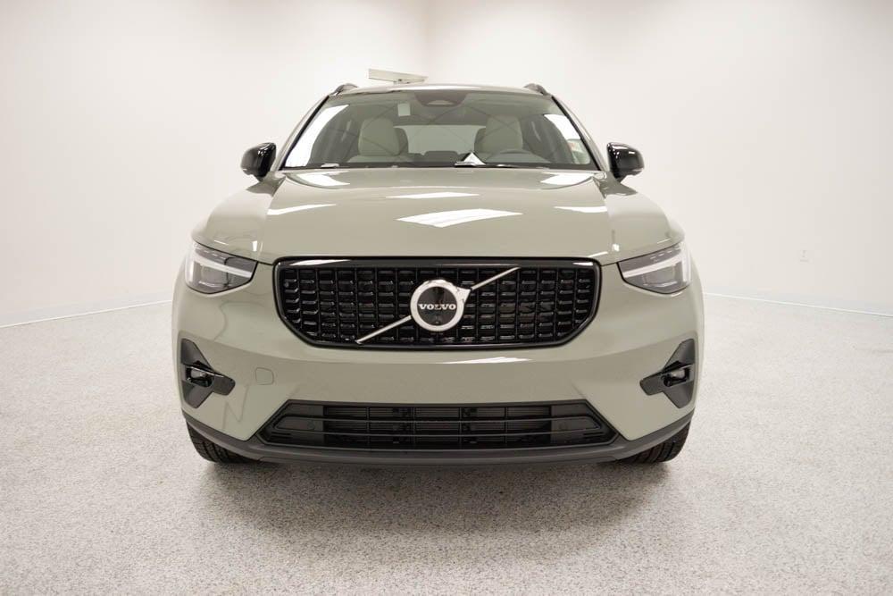 new 2025 Volvo XC40 car, priced at $49,590