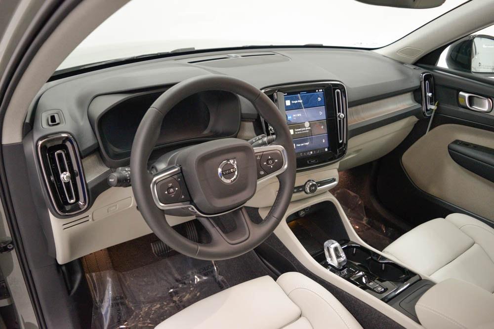 new 2025 Volvo XC40 car, priced at $49,590