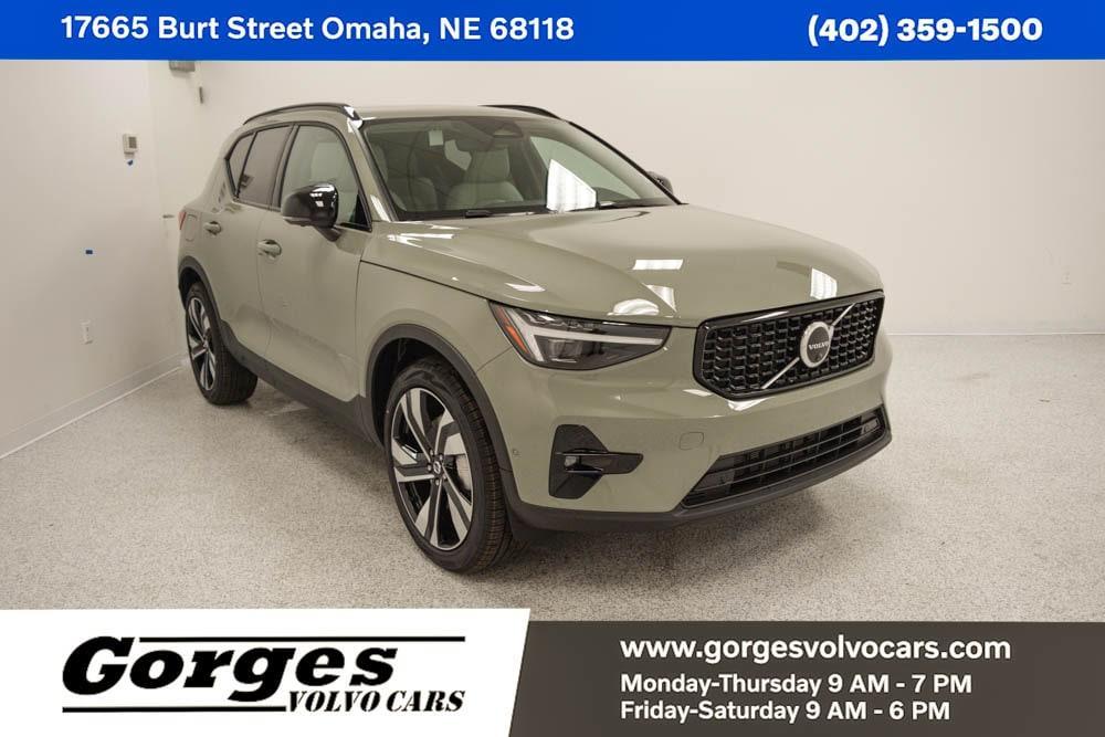 new 2025 Volvo XC40 car, priced at $49,590