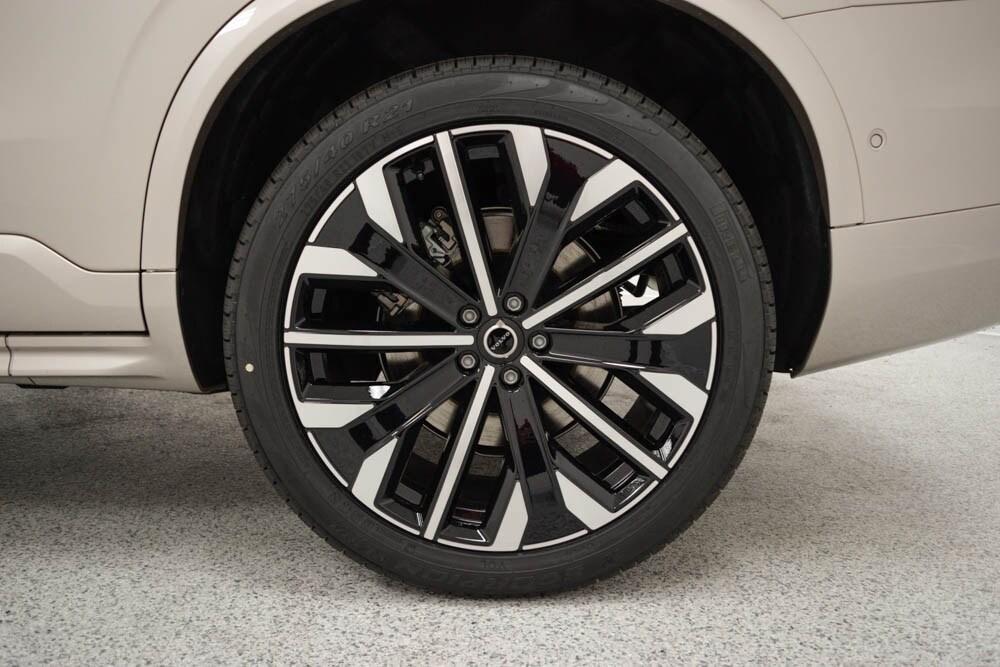 new 2026 Volvo XC90 car, priced at $78,325
