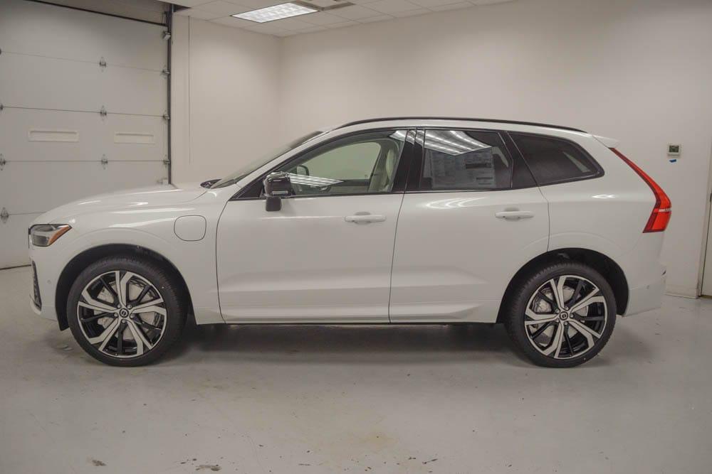 new 2025 Volvo XC60 Plug-In Hybrid car, priced at $71,100