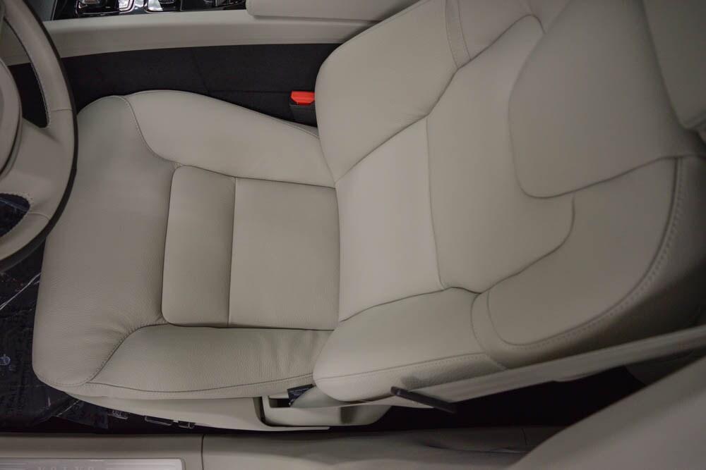 new 2025 Volvo XC60 Plug-In Hybrid car, priced at $66,260