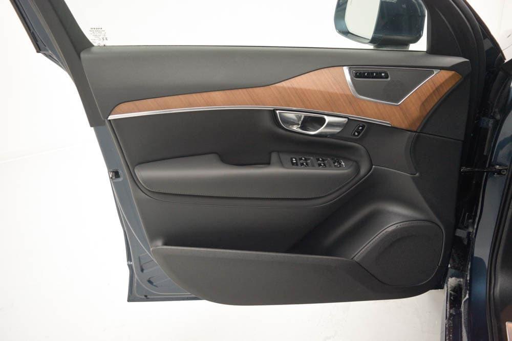new 2025 Volvo XC90 Plug-In Hybrid car, priced at $75,375