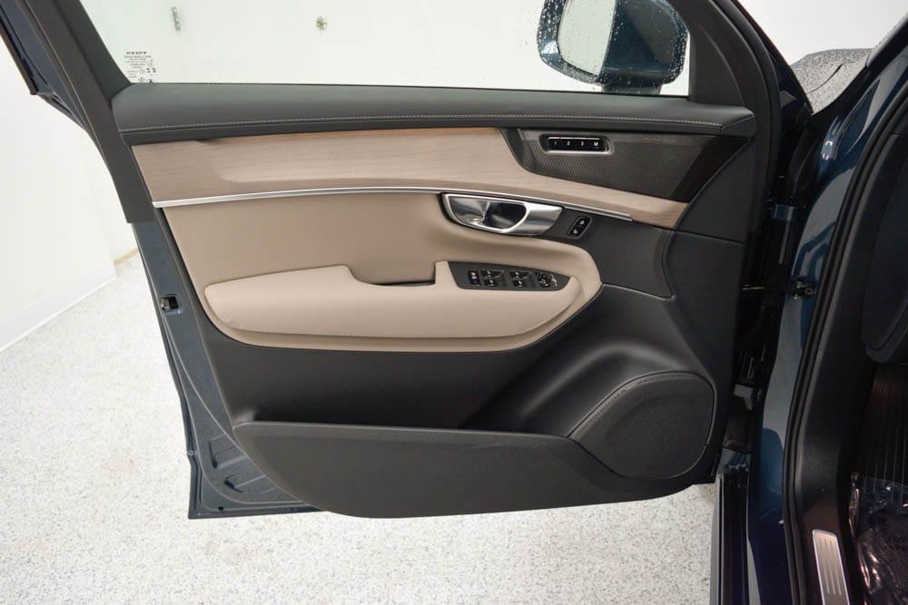 new 2026 Volvo XC90 car, priced at $83,325