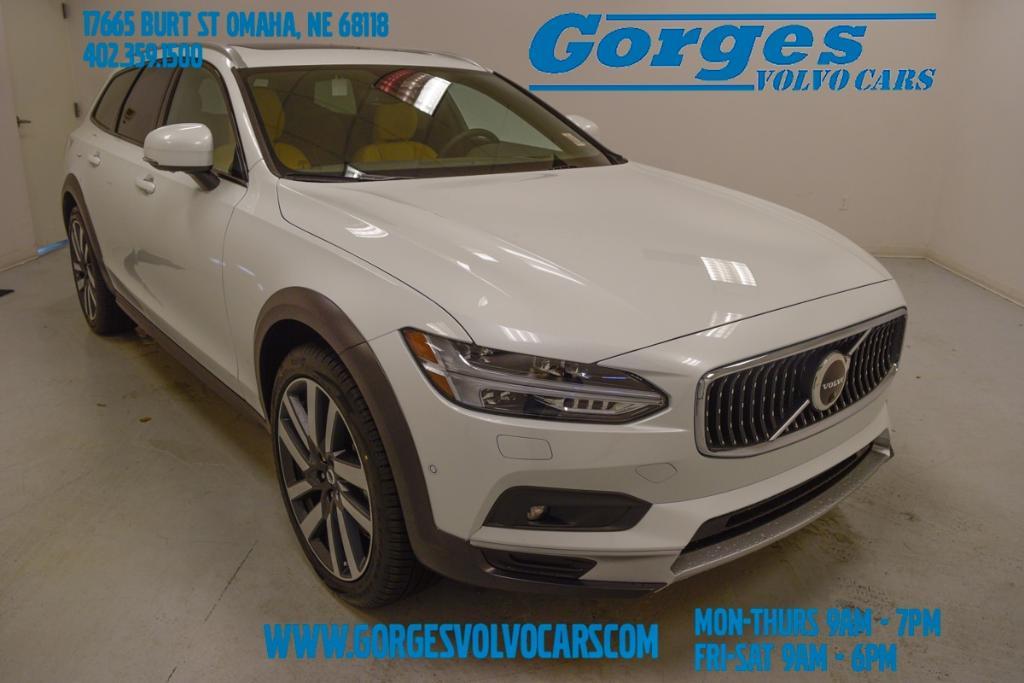 new 2024 Volvo V90 Cross Country car, priced at $67,935