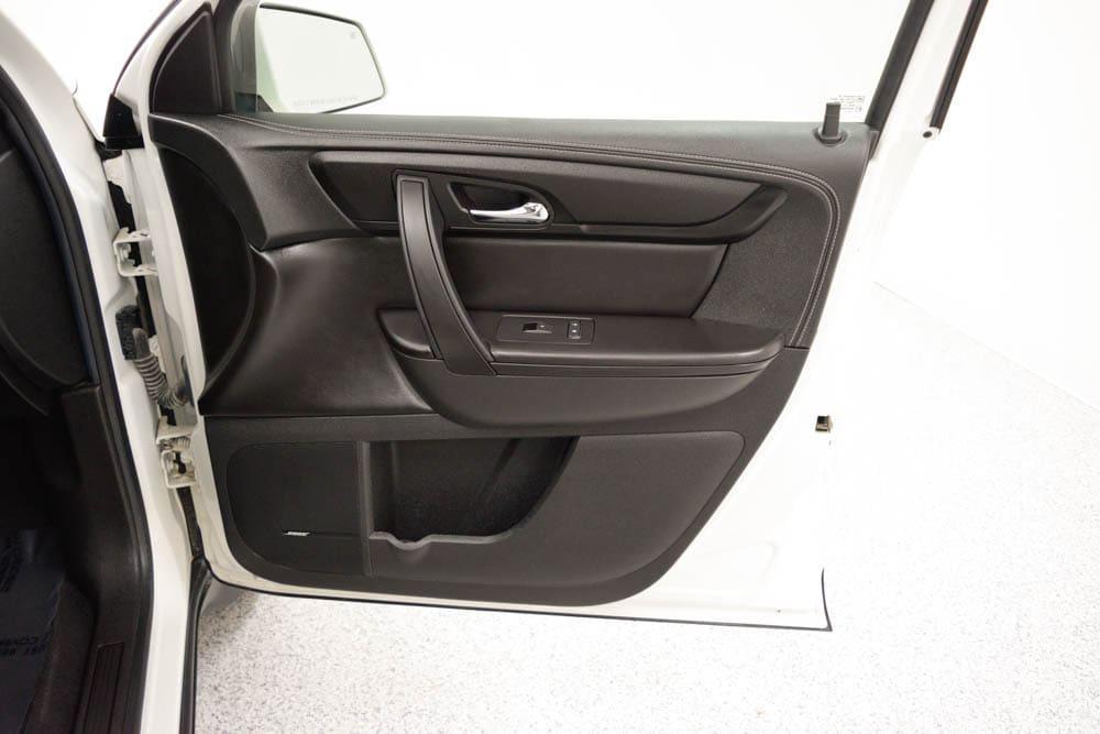 used 2015 Chevrolet Traverse car, priced at $14,995