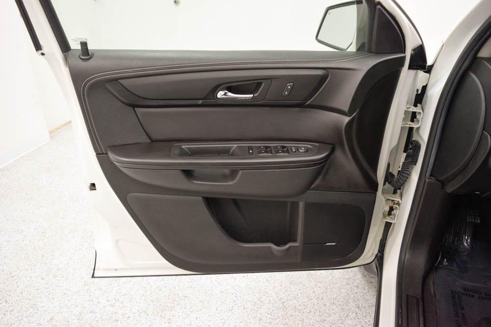used 2015 Chevrolet Traverse car, priced at $14,995