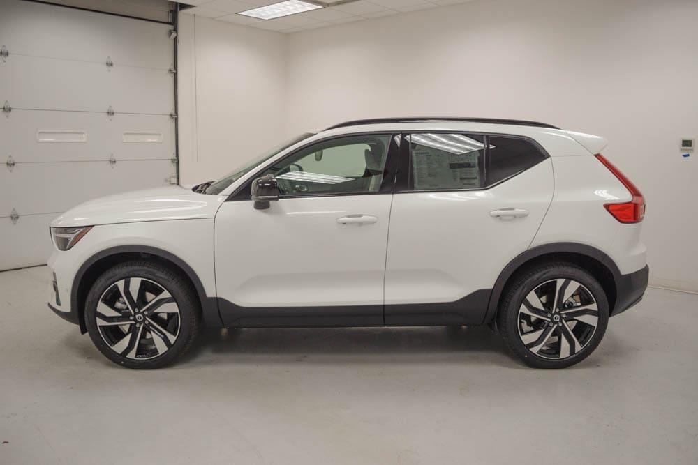 new 2025 Volvo XC40 car, priced at $52,545