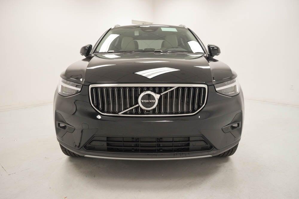 new 2025 Volvo XC40 car, priced at $49,790