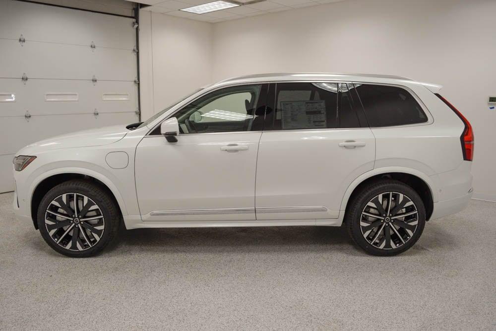 new 2025 Volvo XC90 Plug-In Hybrid car, priced at $81,995