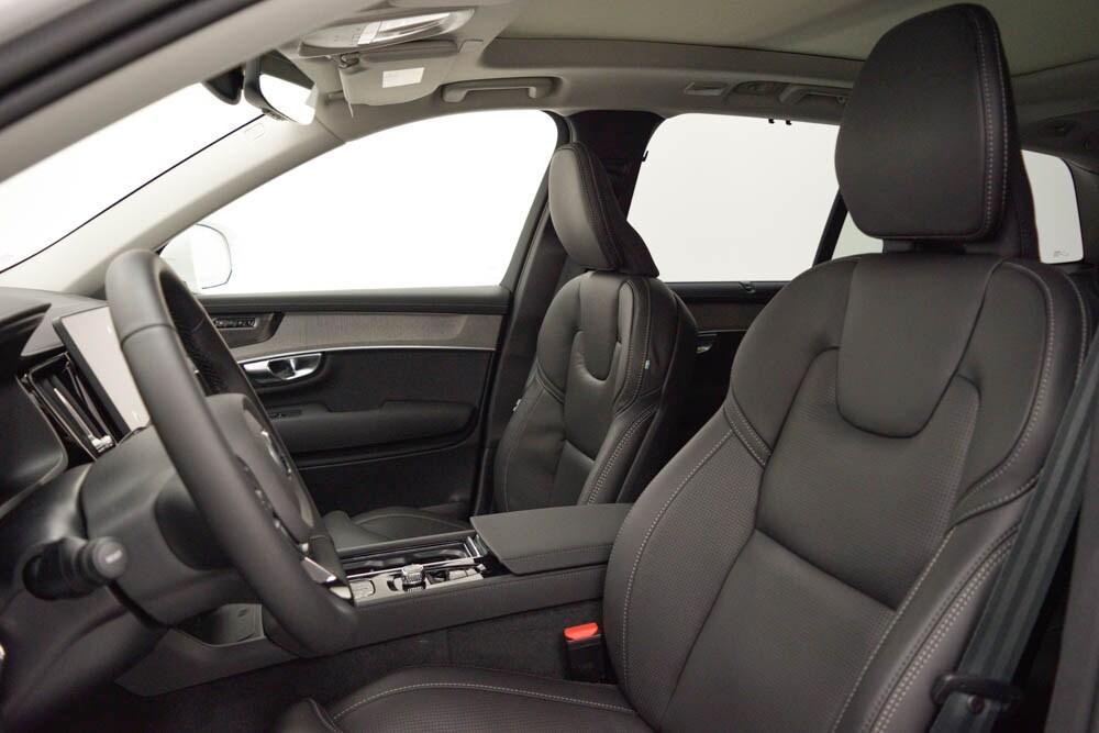 new 2025 Volvo XC90 Plug-In Hybrid car, priced at $81,245