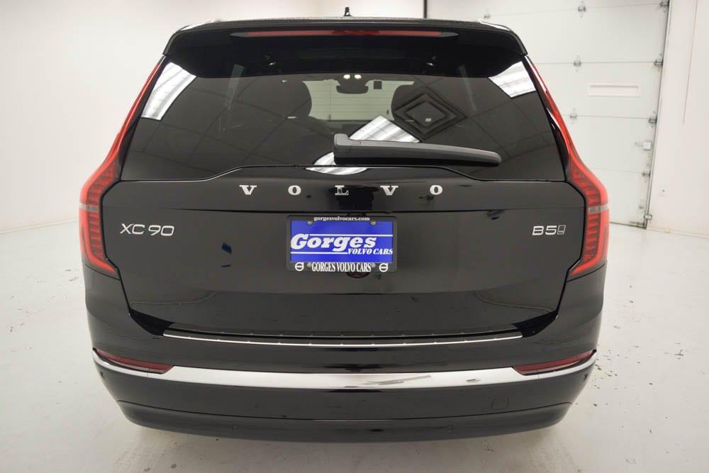 new 2025 Volvo XC90 car, priced at $65,215